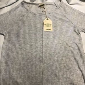🆕 Telluride clothing company, oatmeal colored Thermal top (86)